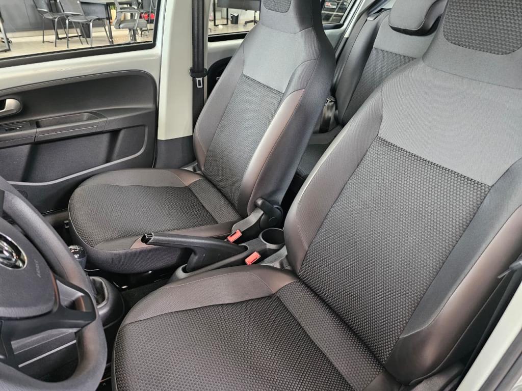 VOLKSWAGEN UP - Foto