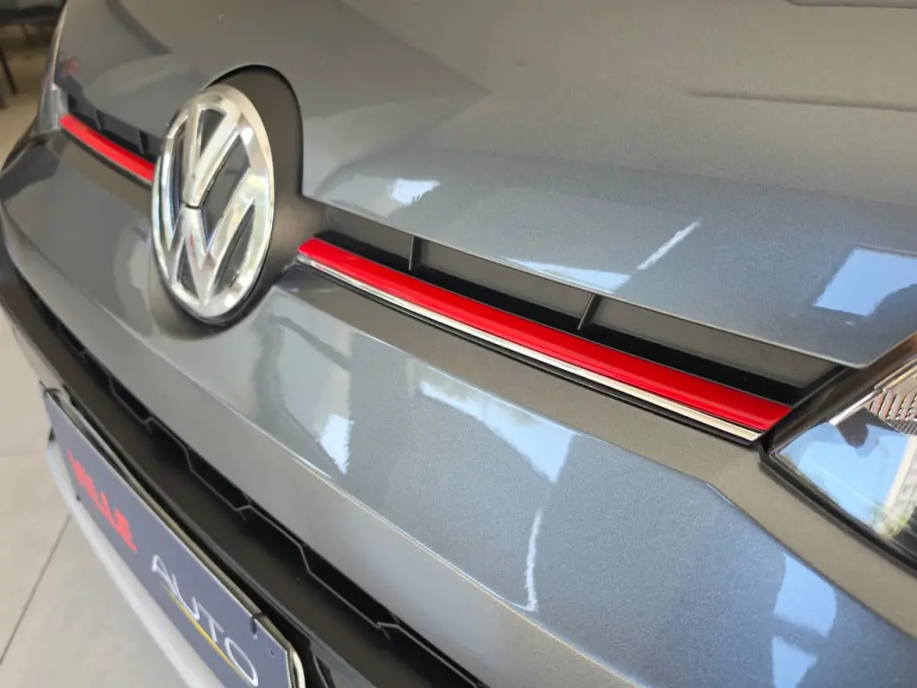 VOLKSWAGEN UP - Foto