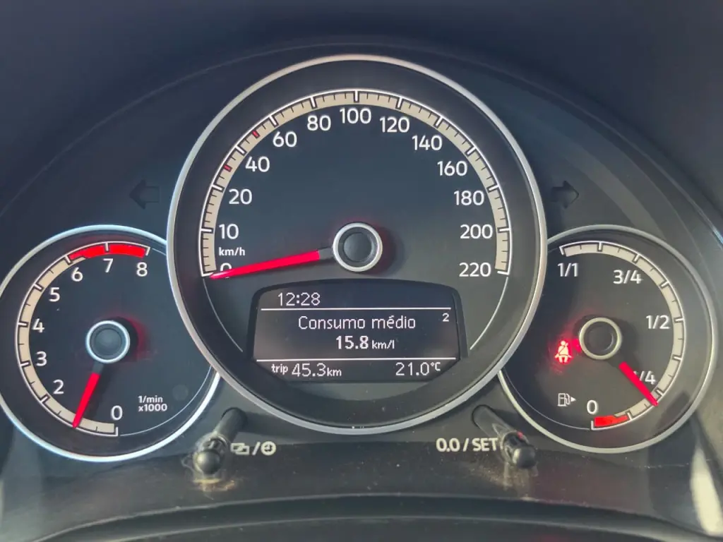 VOLKSWAGEN UP - Foto