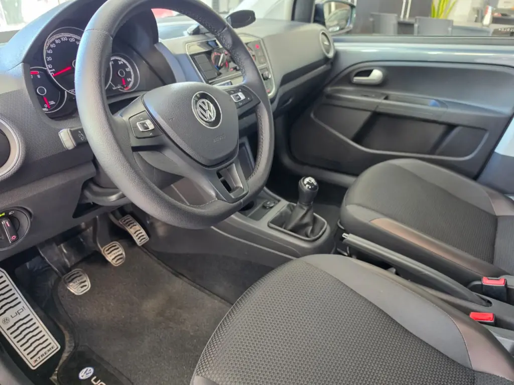 VOLKSWAGEN UP - Foto