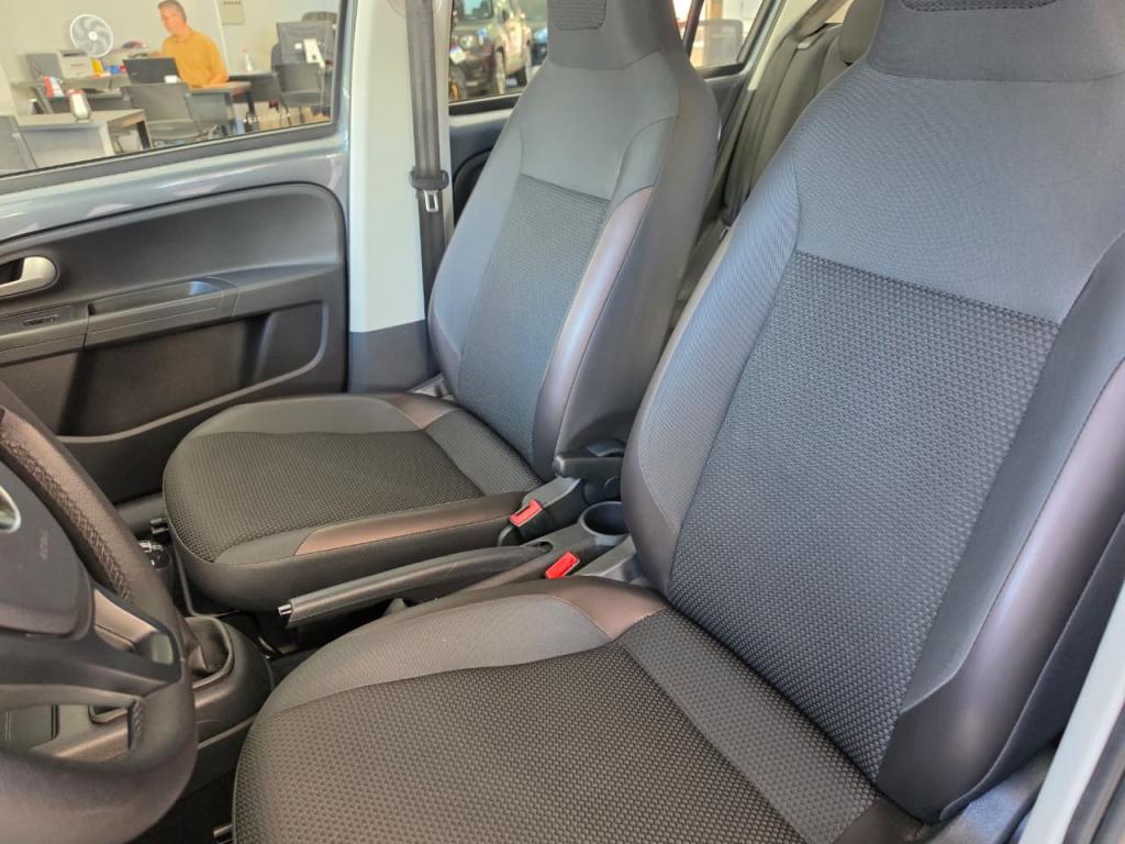 VOLKSWAGEN UP - Foto