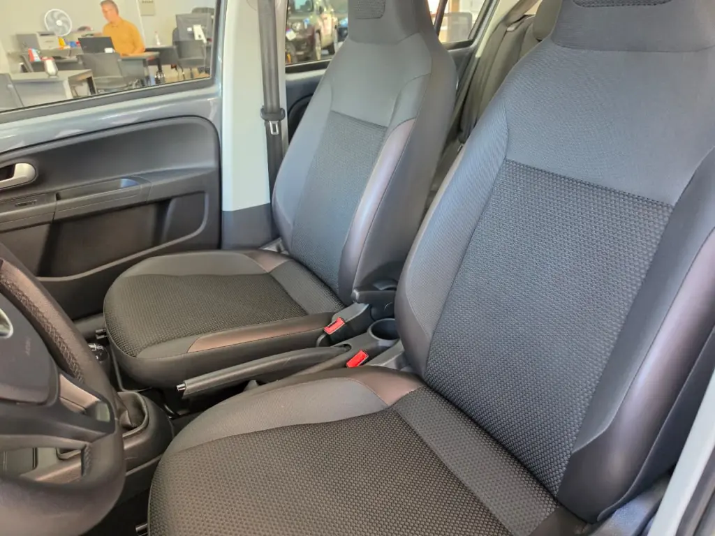 VOLKSWAGEN UP - Foto