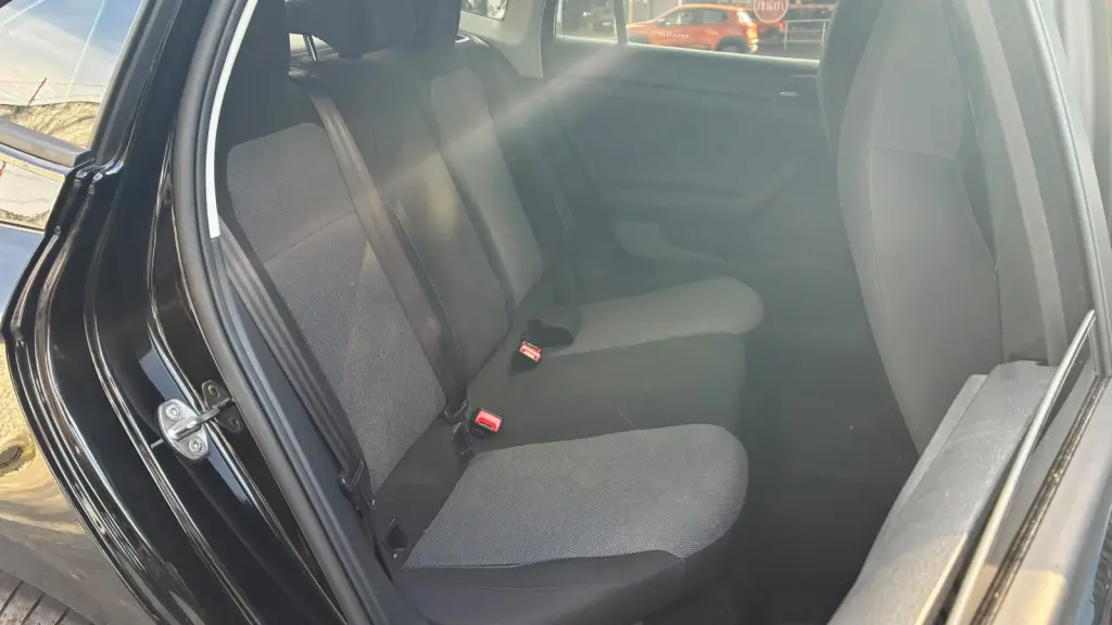VOLKSWAGEN Virtus - Foto