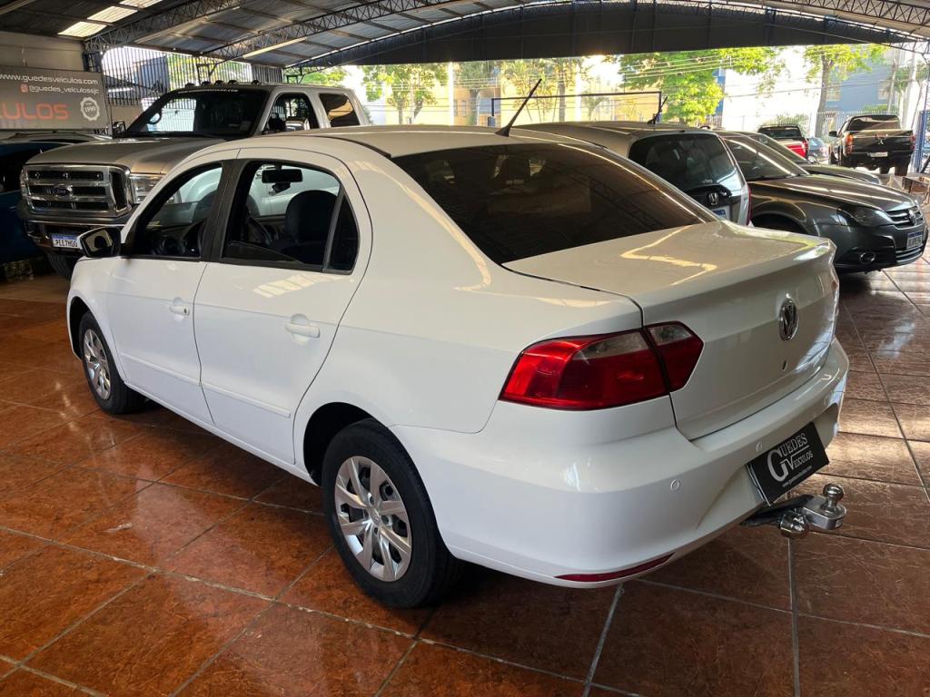 VOLKSWAGEN Voyage - Foto