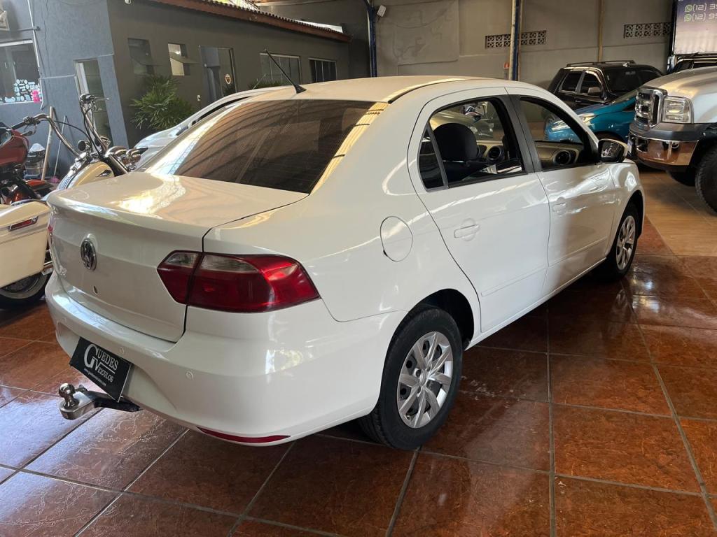 VOLKSWAGEN Voyage - Foto