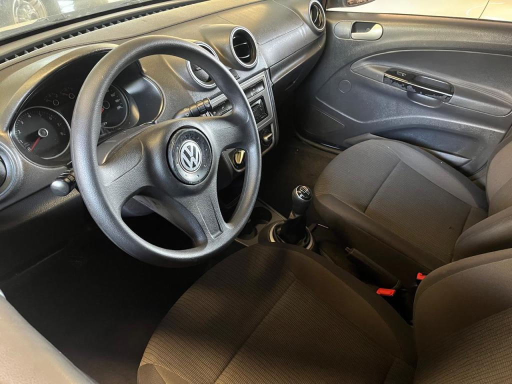 VOLKSWAGEN Voyage - Foto