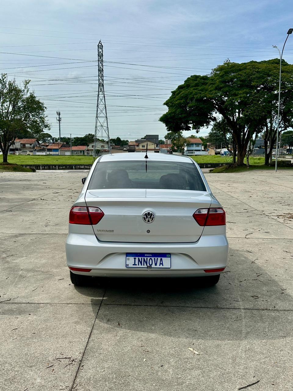 VOLKSWAGEN Voyage - Foto