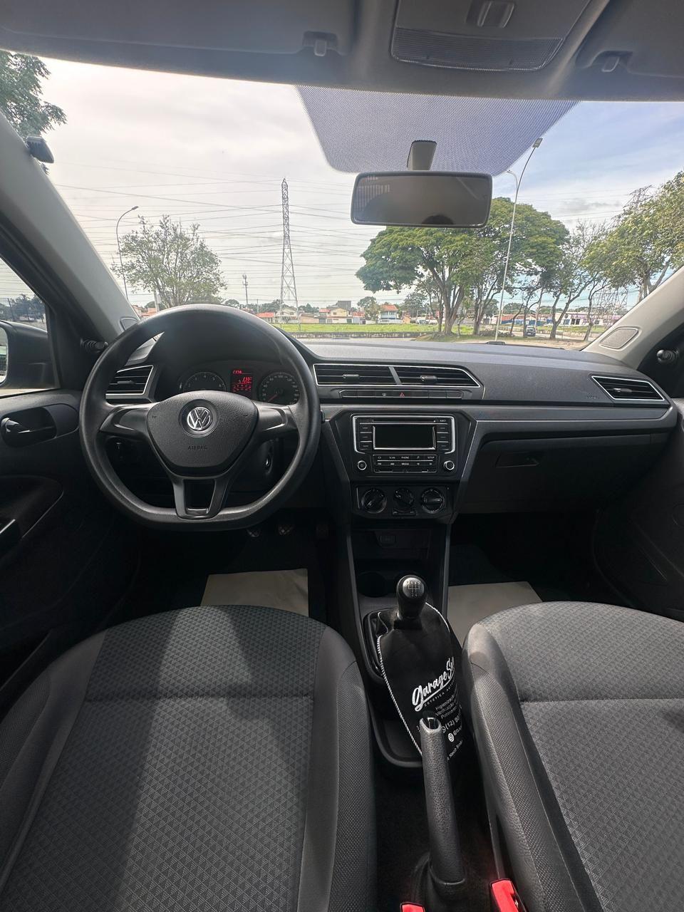 VOLKSWAGEN Voyage - Foto