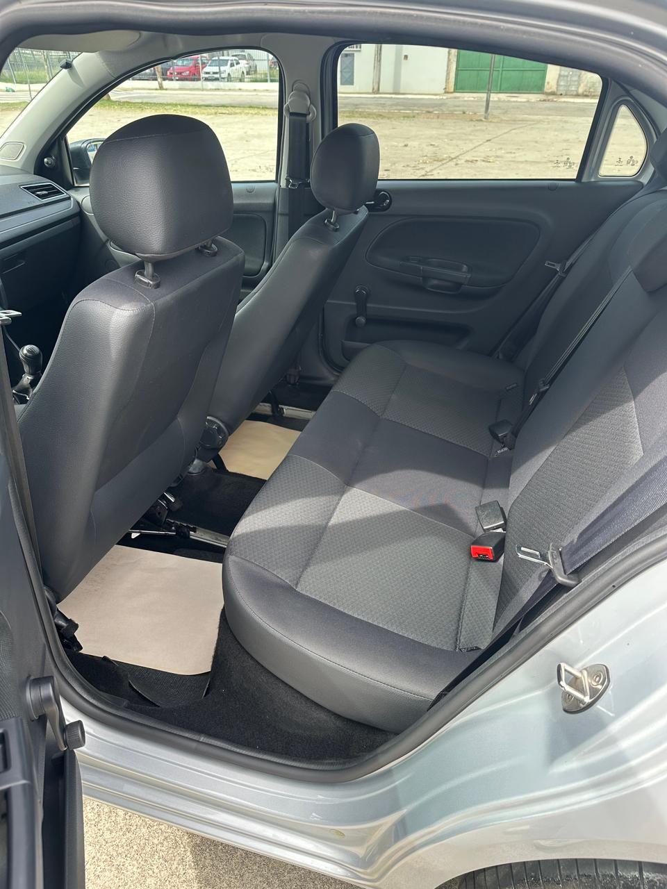 VOLKSWAGEN Voyage - Foto