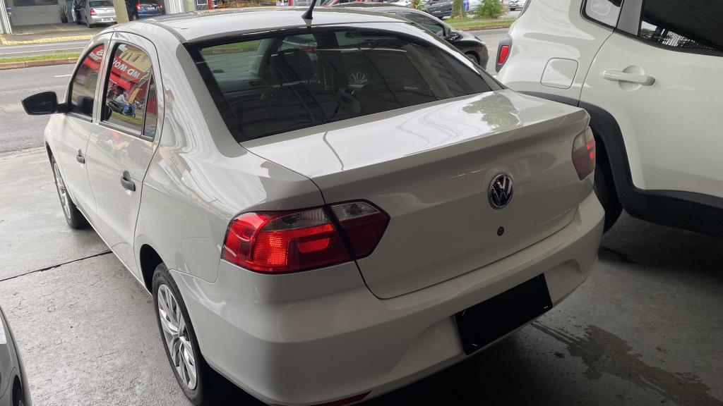 VOLKSWAGEN Voyage - Foto