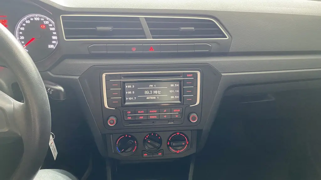 VOLKSWAGEN Voyage - Foto