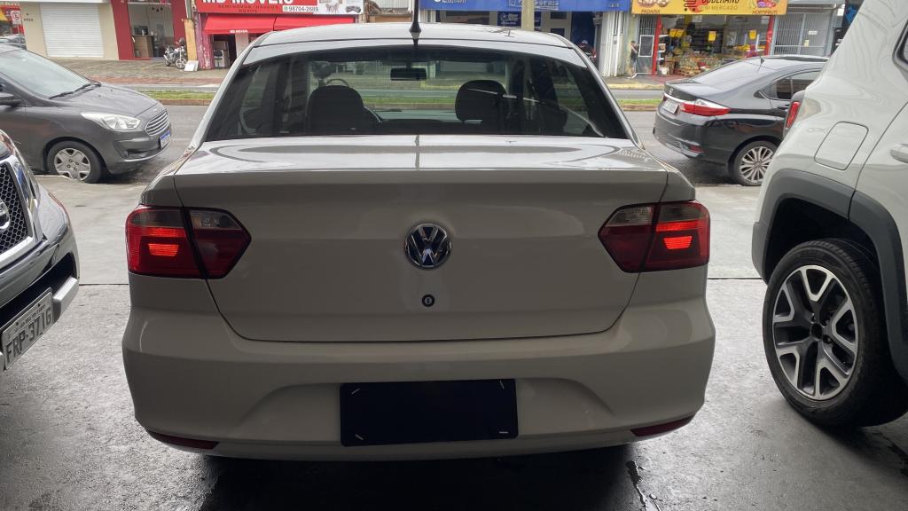 VOLKSWAGEN Voyage - Foto