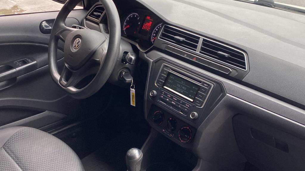 VOLKSWAGEN Voyage - Foto