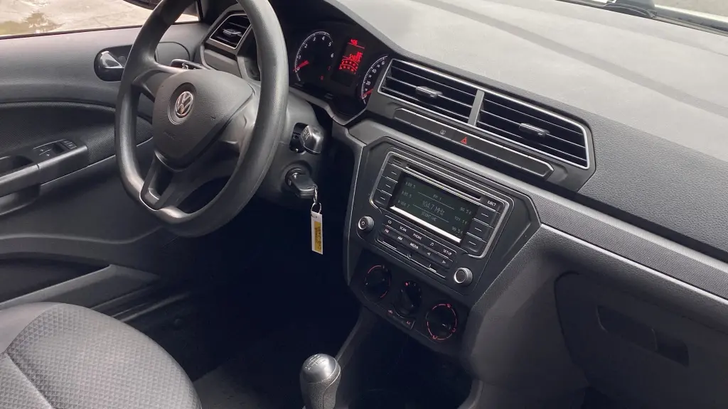 VOLKSWAGEN Voyage - Foto