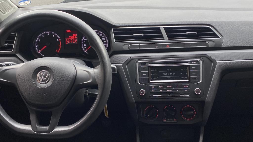 VOLKSWAGEN Voyage - Foto