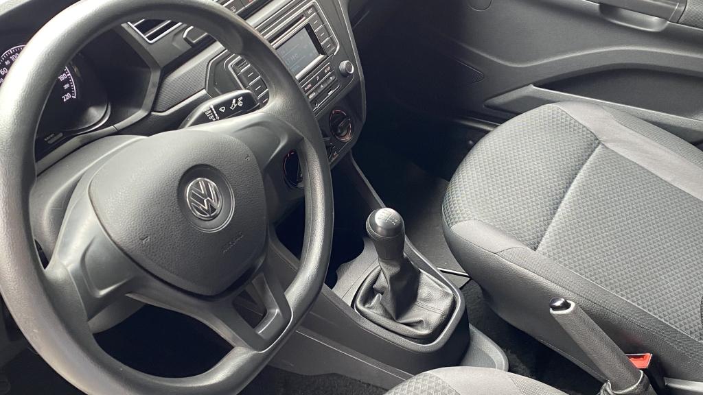 VOLKSWAGEN Voyage - Foto