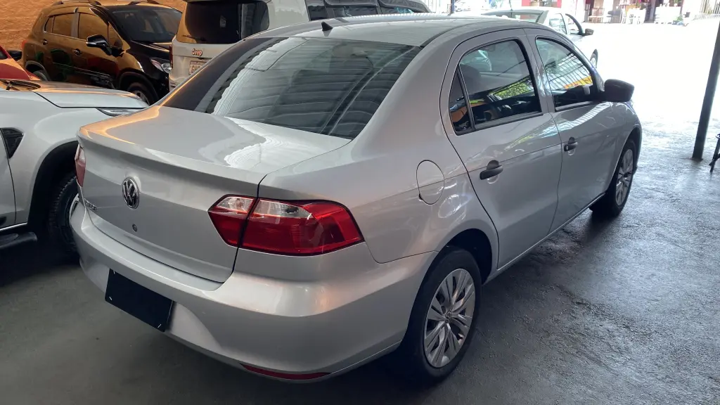 VOLKSWAGEN Voyage - Foto