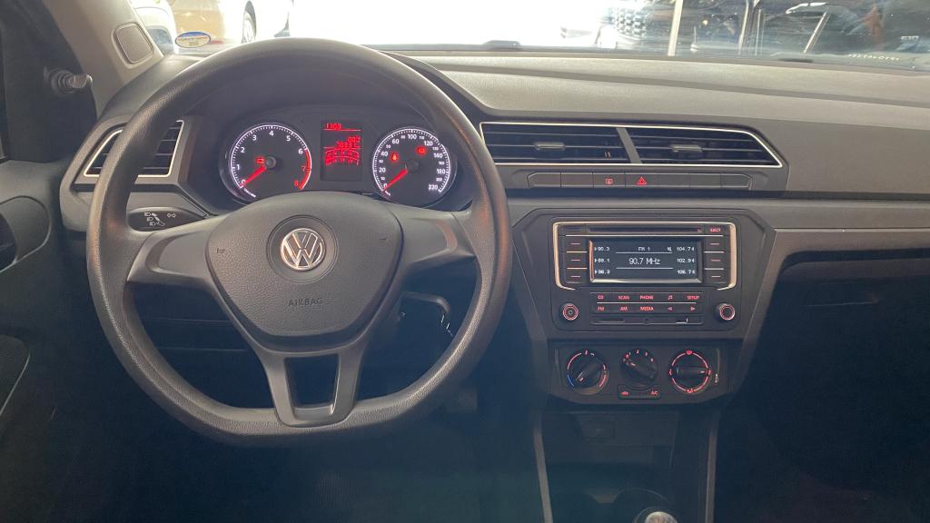 VOLKSWAGEN Voyage - Foto