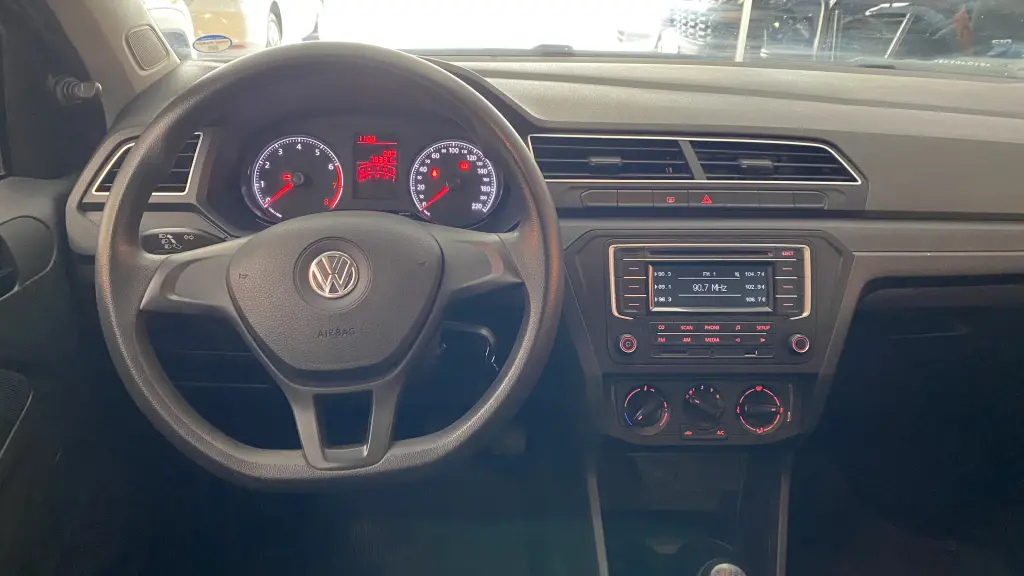 VOLKSWAGEN Voyage - Foto