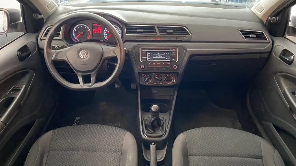 VOLKSWAGEN Voyage - Foto