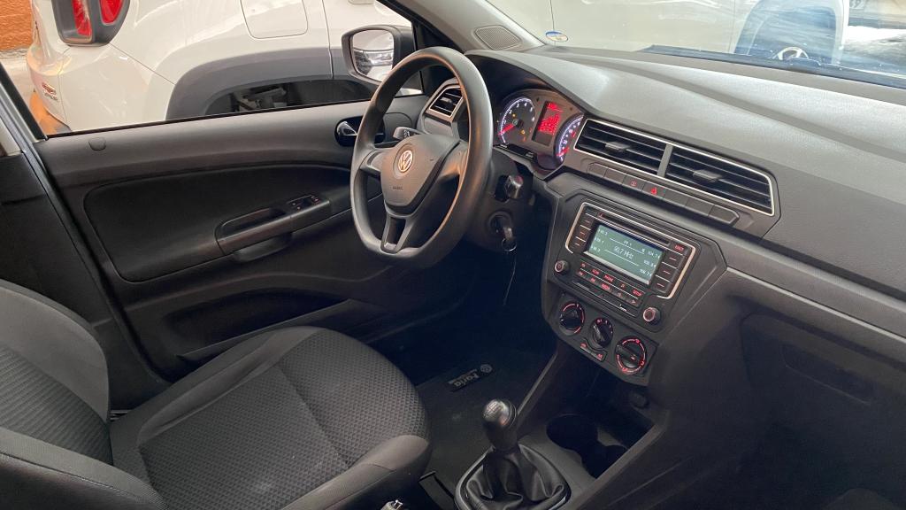 VOLKSWAGEN Voyage - Foto