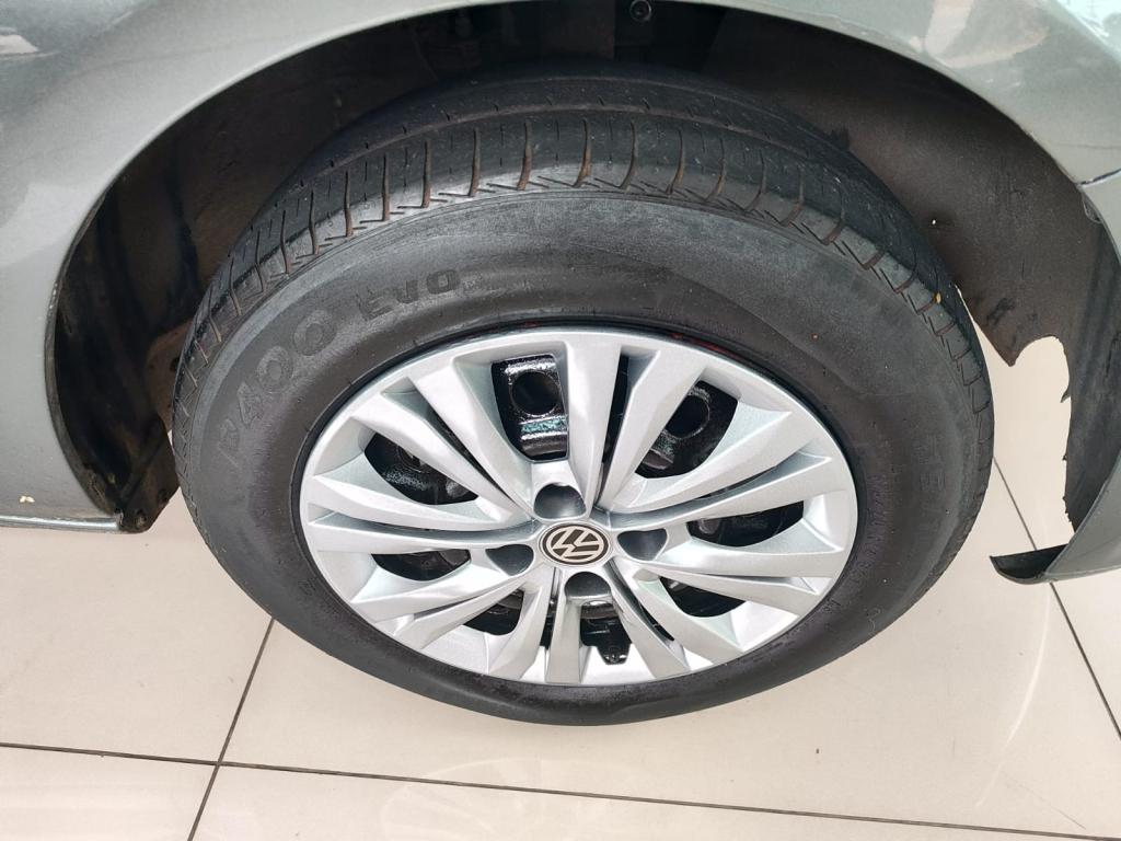 VOLKSWAGEN Voyage - Foto