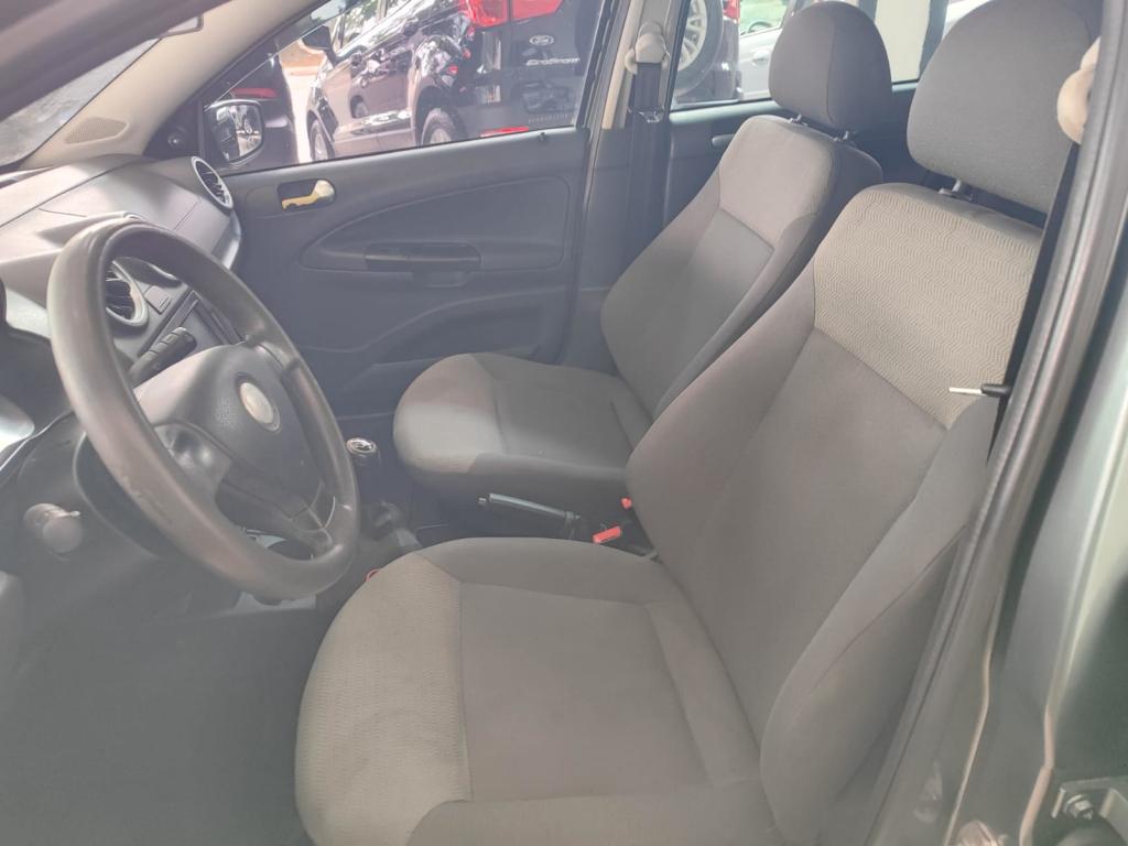 VOLKSWAGEN Voyage - Foto