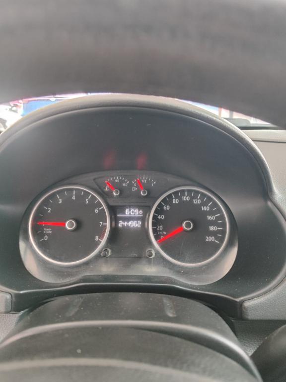 VOLKSWAGEN Voyage - Foto