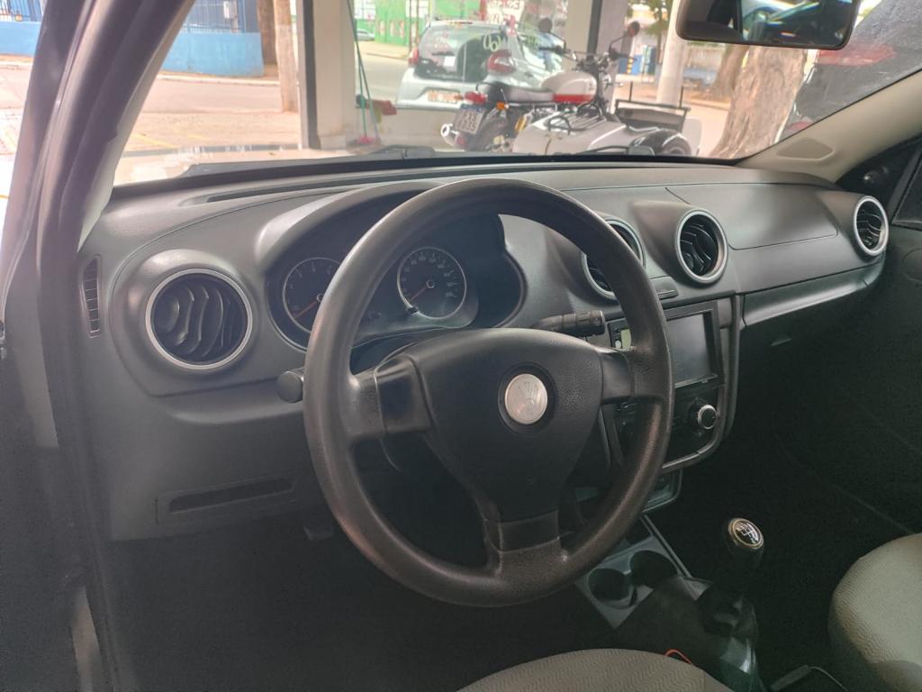 VOLKSWAGEN Voyage - Foto