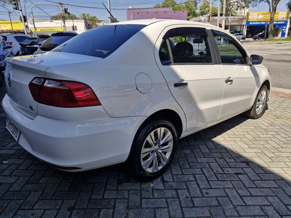 VOLKSWAGEN Voyage - Foto