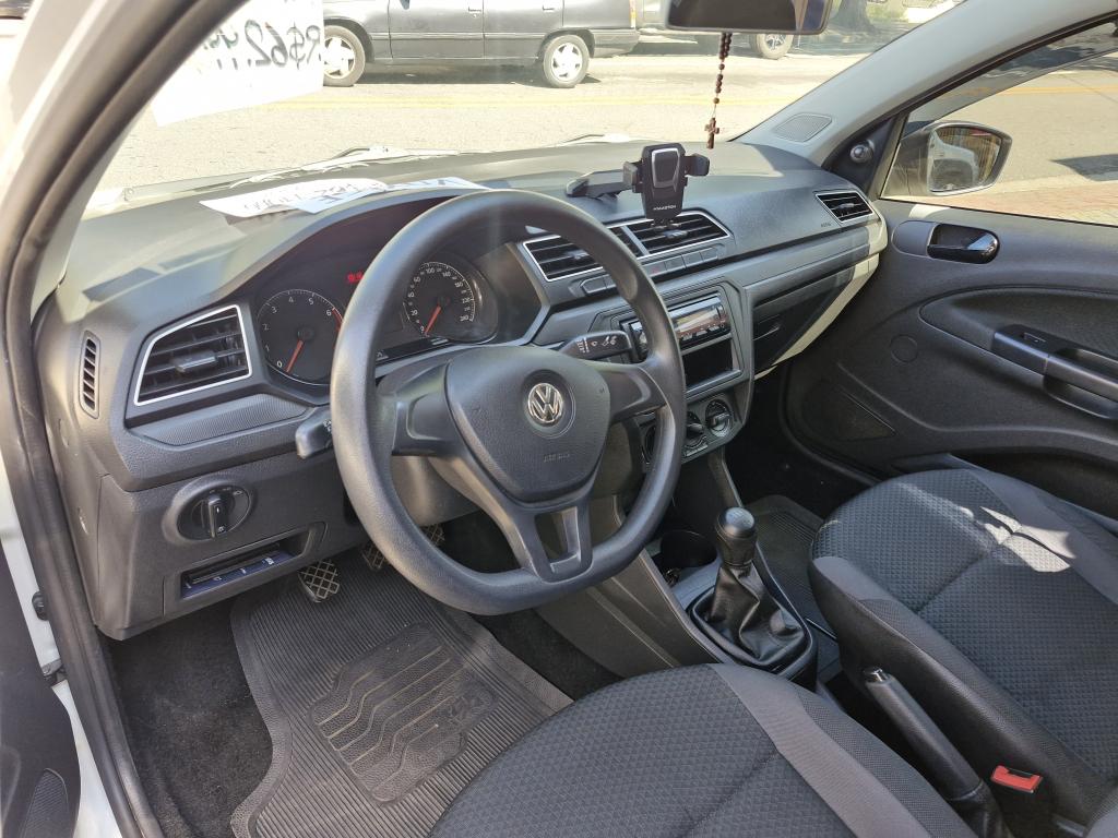 VOLKSWAGEN Voyage - Foto