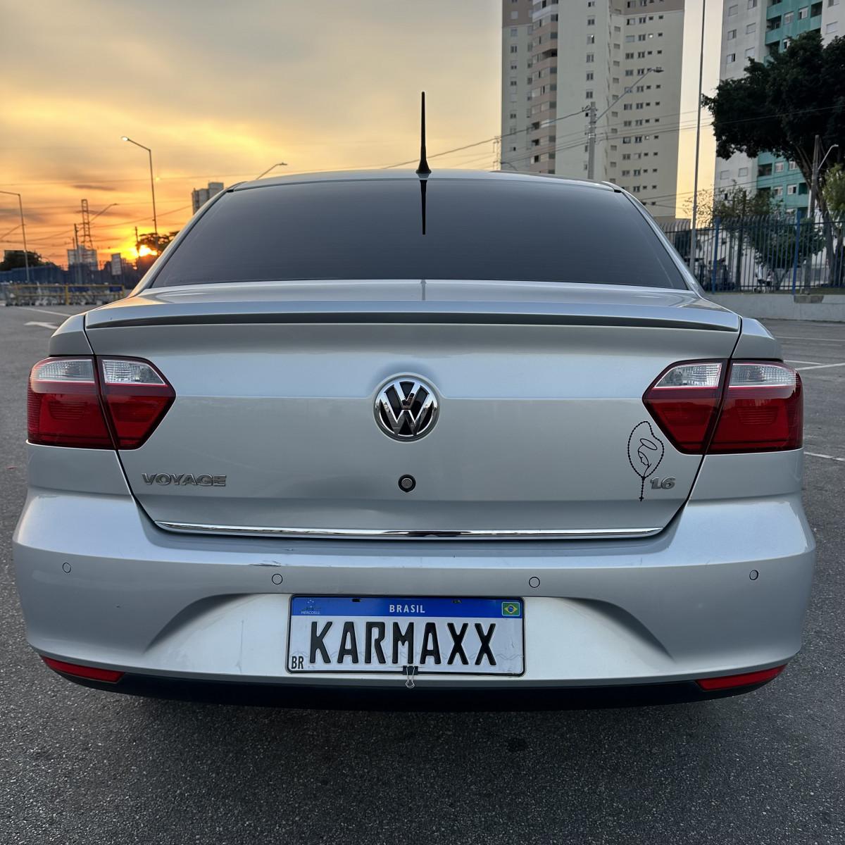 VOLKSWAGEN Voyage - Foto