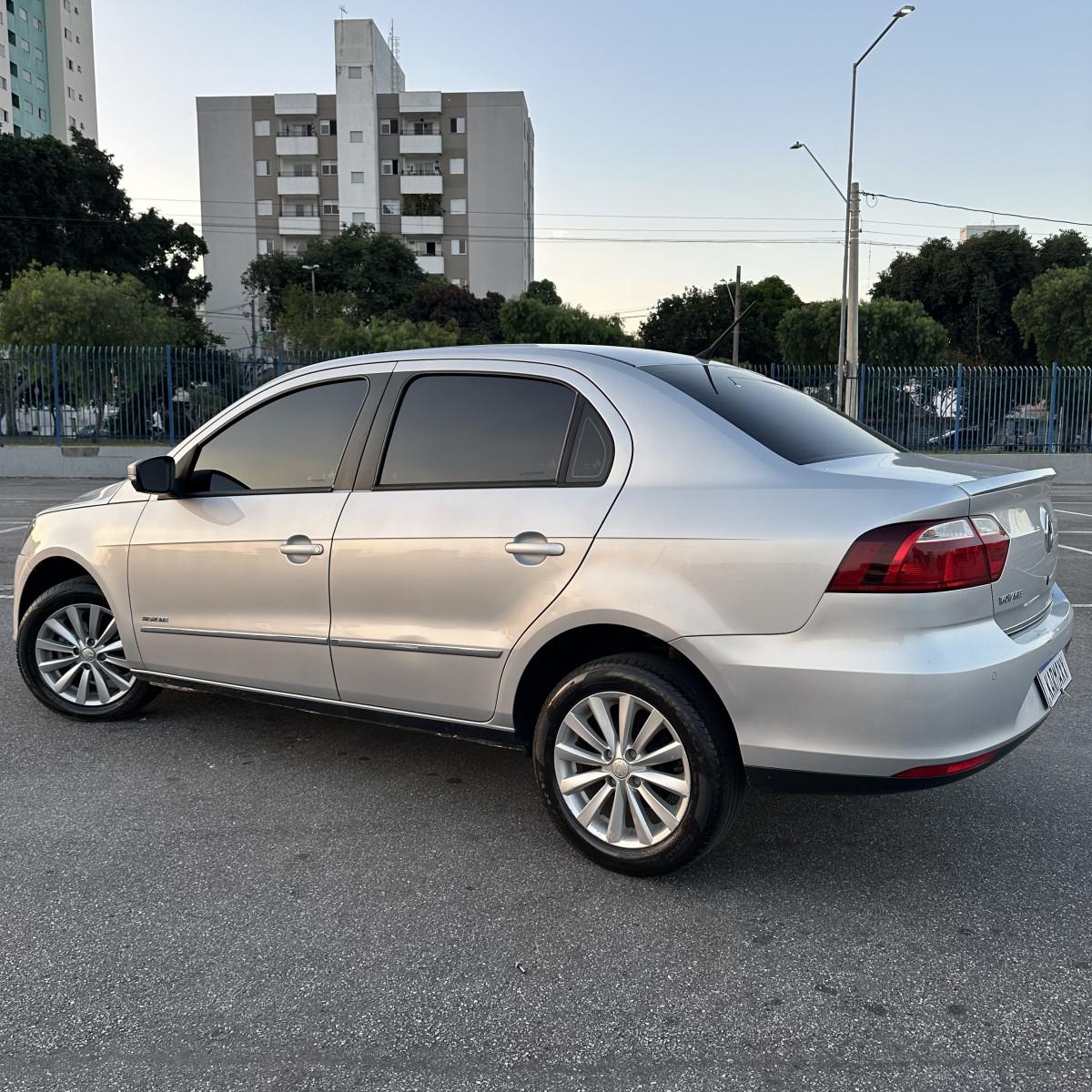 VOLKSWAGEN Voyage - Foto