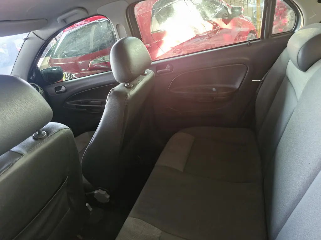 VOLKSWAGEN Voyage - Foto