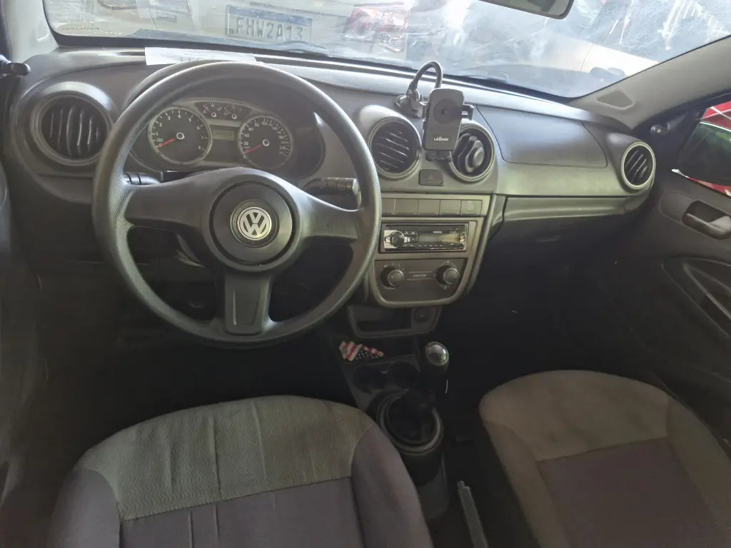 VOLKSWAGEN Voyage - Foto