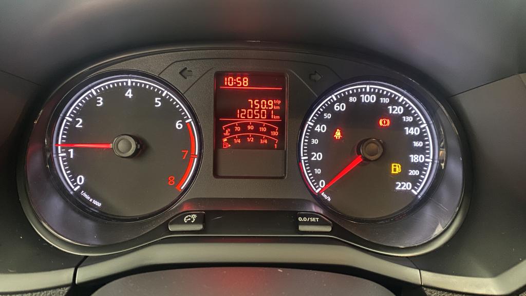 VOLKSWAGEN Voyage - Foto
