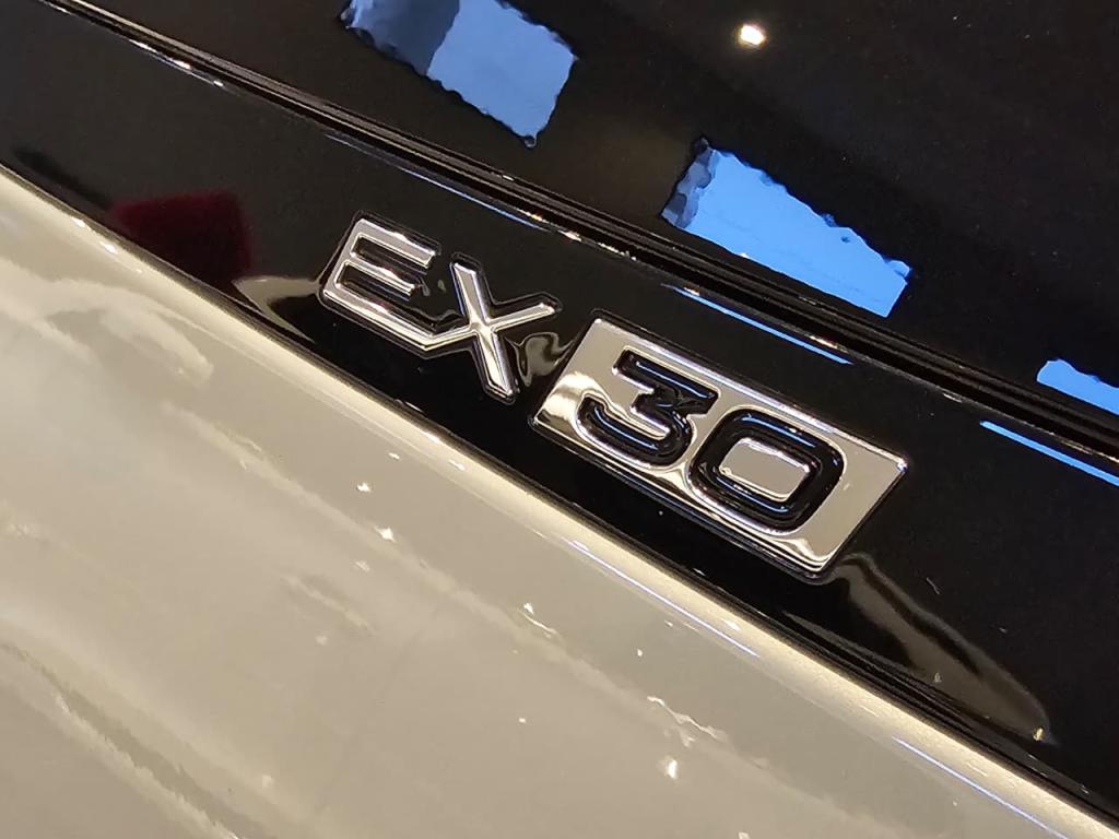 VOLVO EX30 - Foto