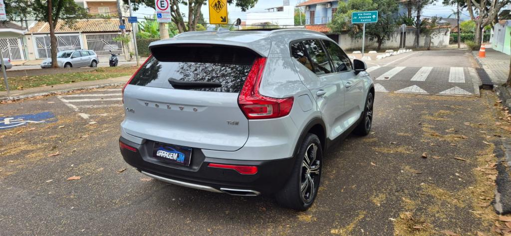 VOLVO XC40 - Foto