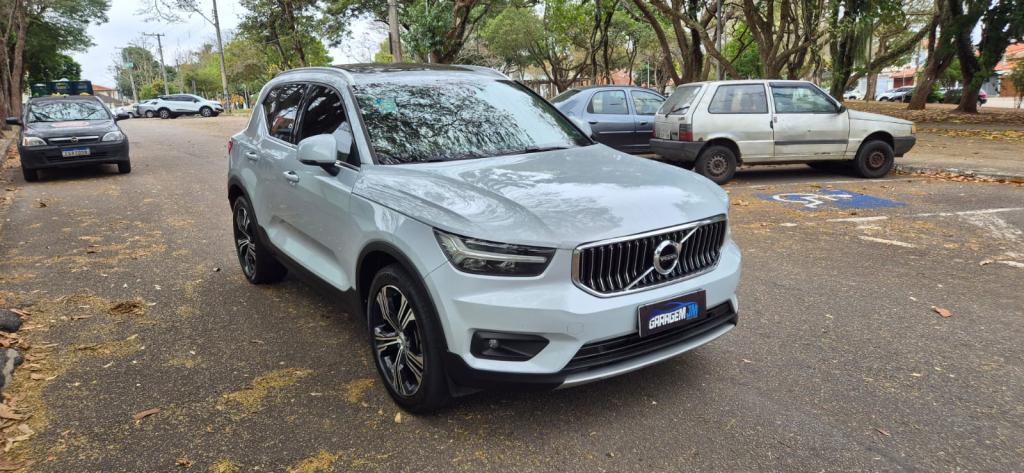 VOLVO XC40 - Foto