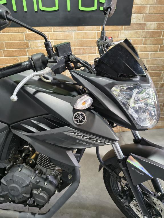 YAMAHA Fazer YS 150 - Foto