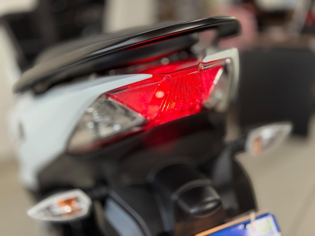 YAMAHA Fluo 125 - Foto