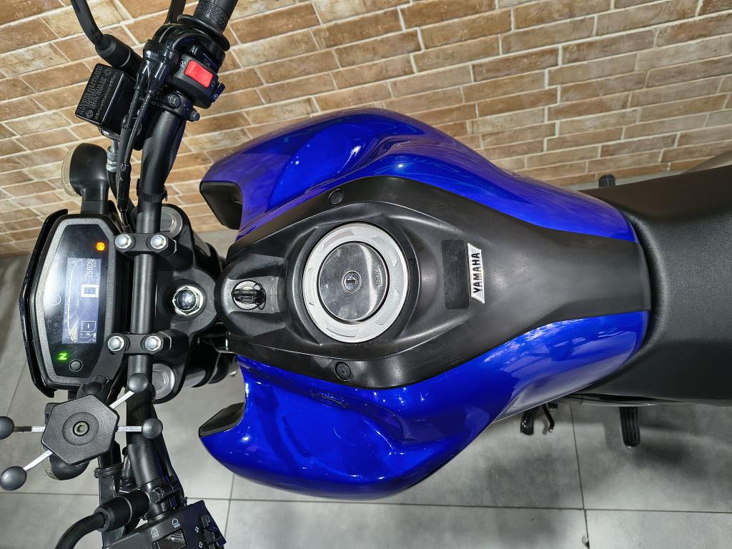 YAMAHA FZ 15 Fazer - Foto