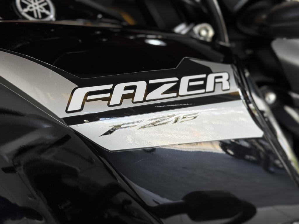 YAMAHA FZ 15 Fazer - Foto