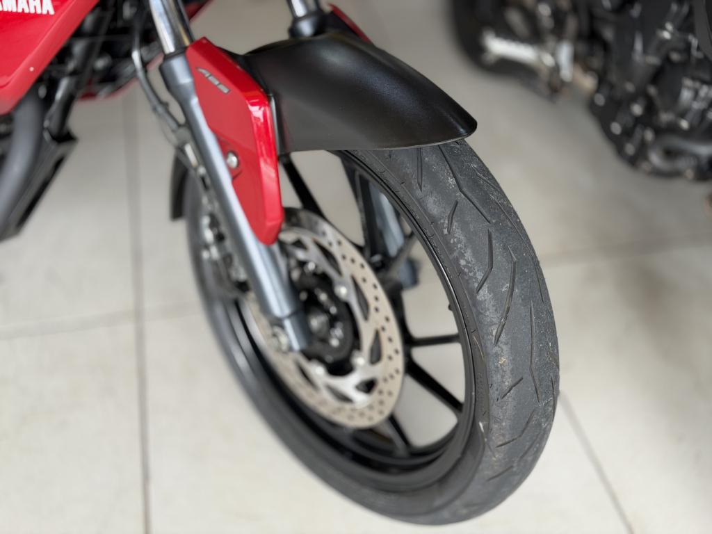 YAMAHA FZ 15 Fazer - Foto