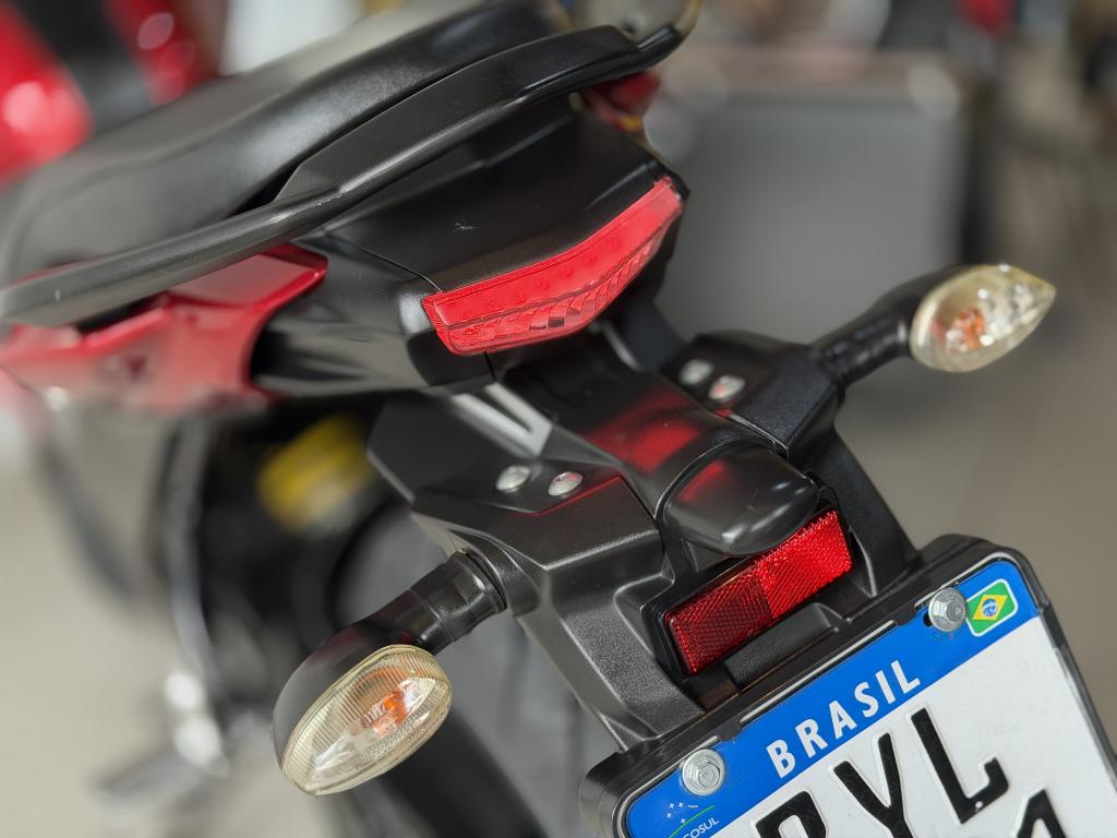 YAMAHA FZ 15 Fazer - Foto