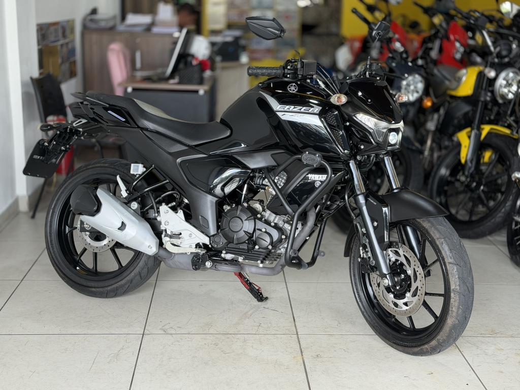 YAMAHA FZ 15 Fazer