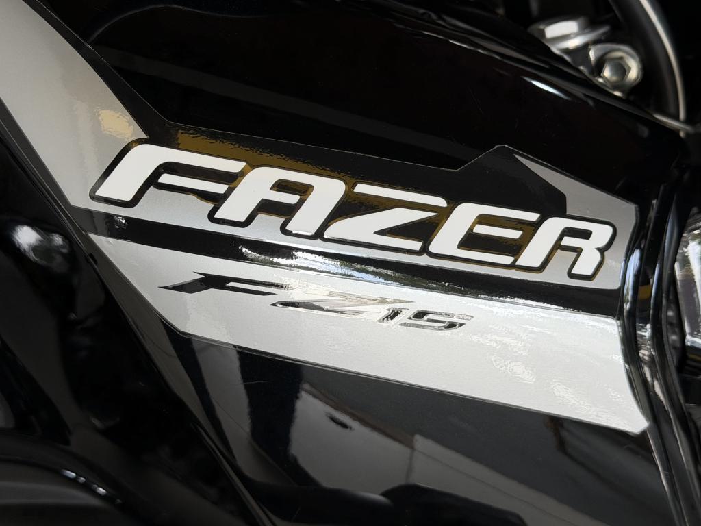 YAMAHA FZ 15 Fazer - Foto