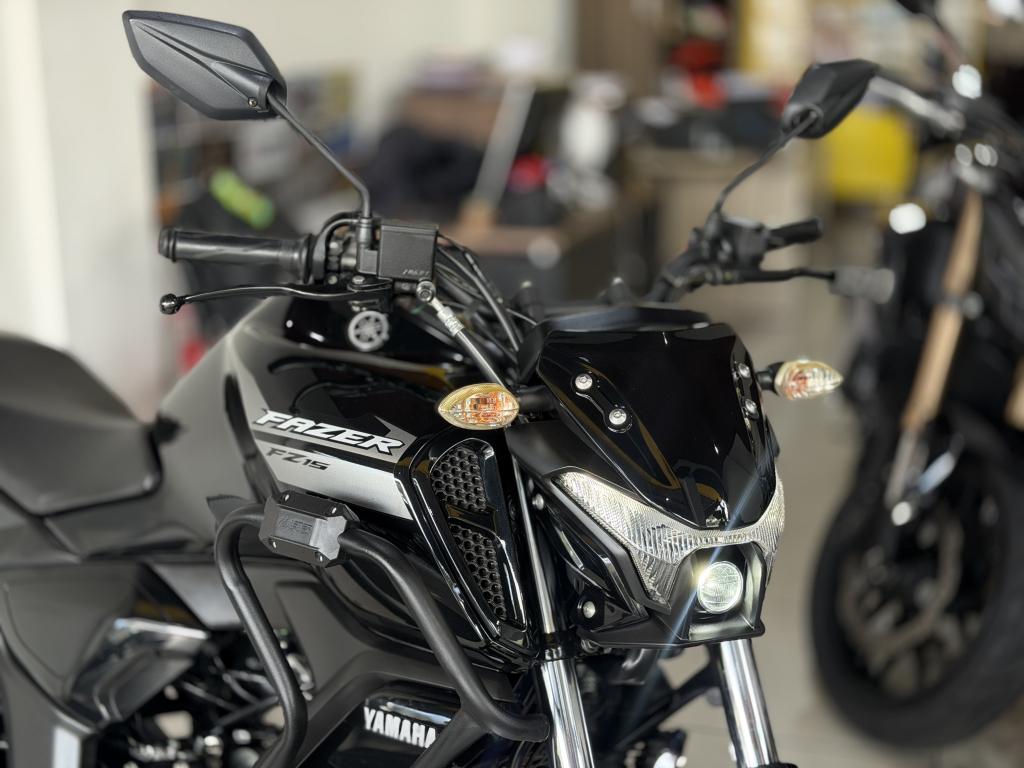 YAMAHA FZ 15 Fazer - Foto