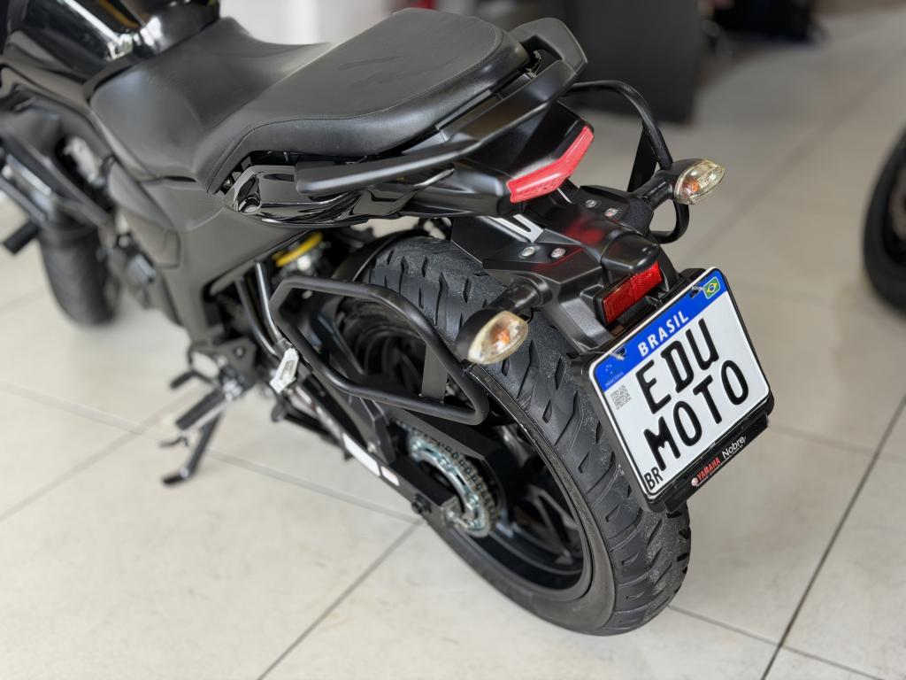 YAMAHA FZ 15 Fazer - Foto