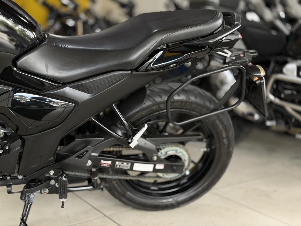 YAMAHA FZ 15 Fazer - Foto